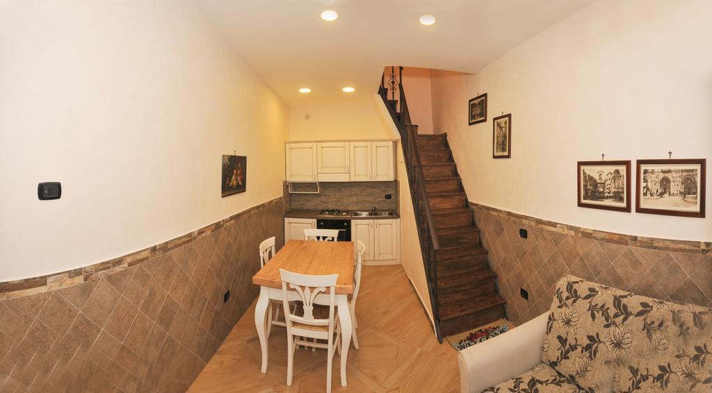 شقة Look House نابولي المظهر الخارجي الصورة